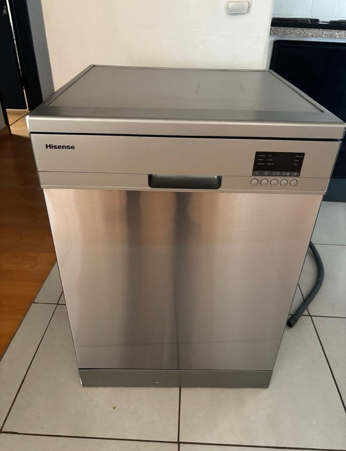 Hisense H13DESS 13 Place Stainless Steel Dish Washer for sale in bulawayo