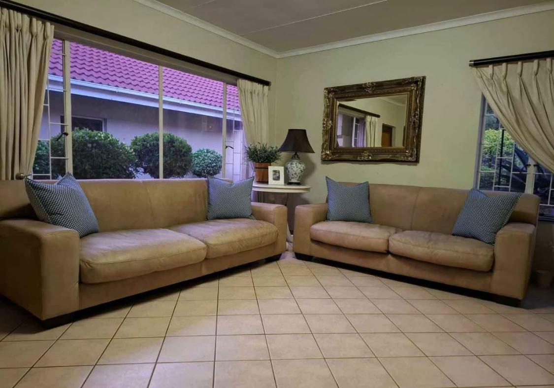 Genuine leather beoreaueiful 3 & 4  seater couches. Excellent condition – buyorsell.shopping
