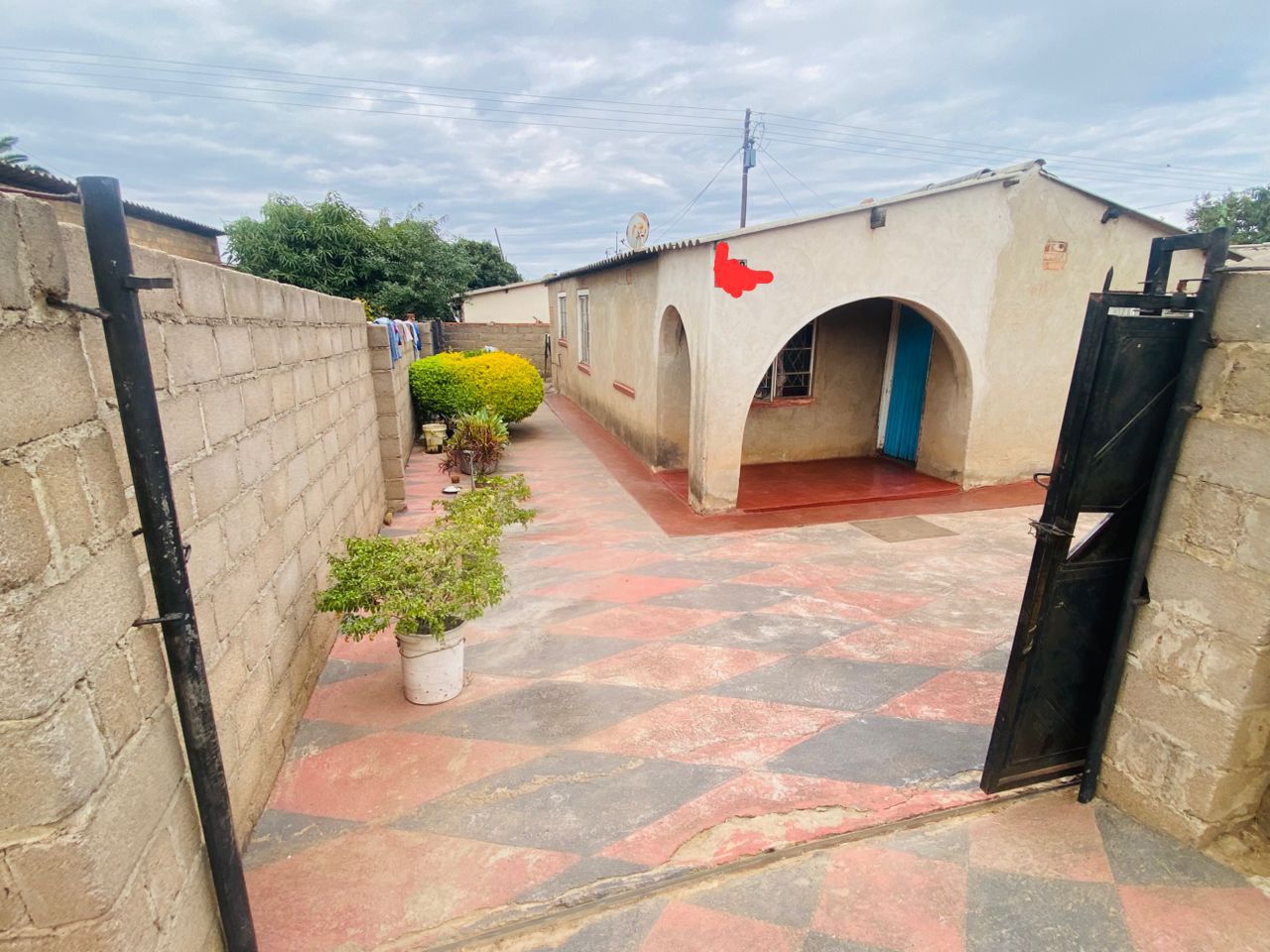 5-roomed house for sale in Nkulumane 5, Bulawayo – Buyorsell Marketing