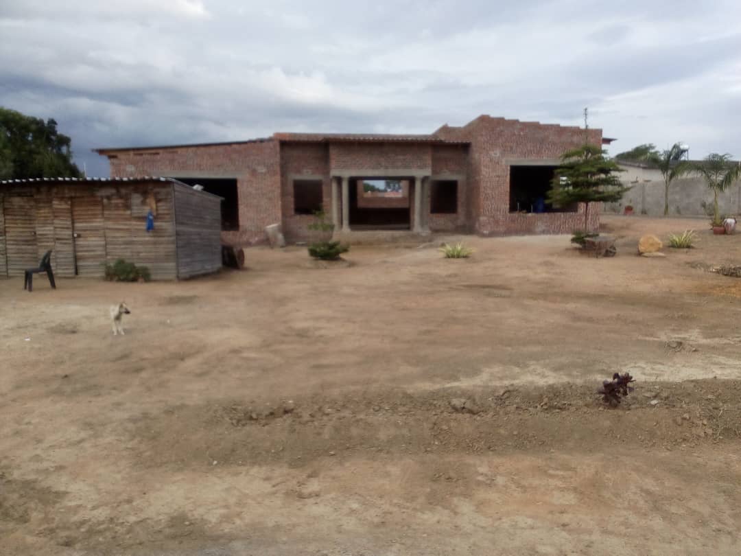 A Semi-finished Sunninghill House for Sale in  Bulawayo – Buyorsell Marketing