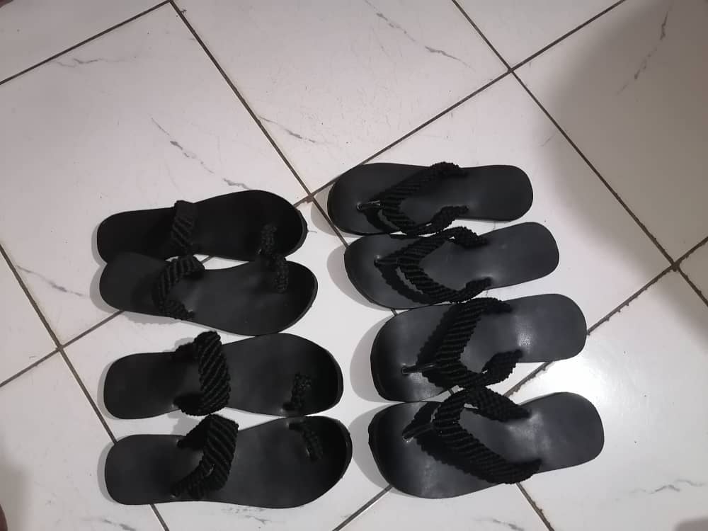 Sandals for sale in Bulawayo ( Pair) – Buyorsell Marketing