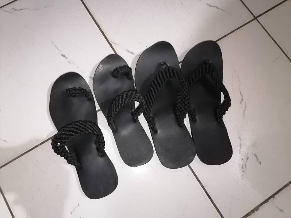 Sandals for sale in Bulawayo ( Pair) – Buyorsell Marketing
